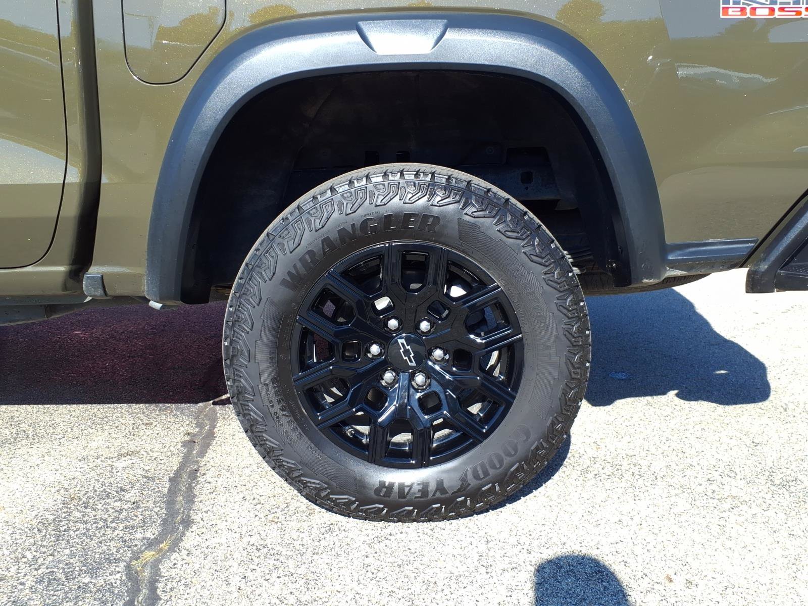 Used 2024 Chevrolet Colorado Trail Boss w/ Advanced Trailering Package AWD/4WD image 7