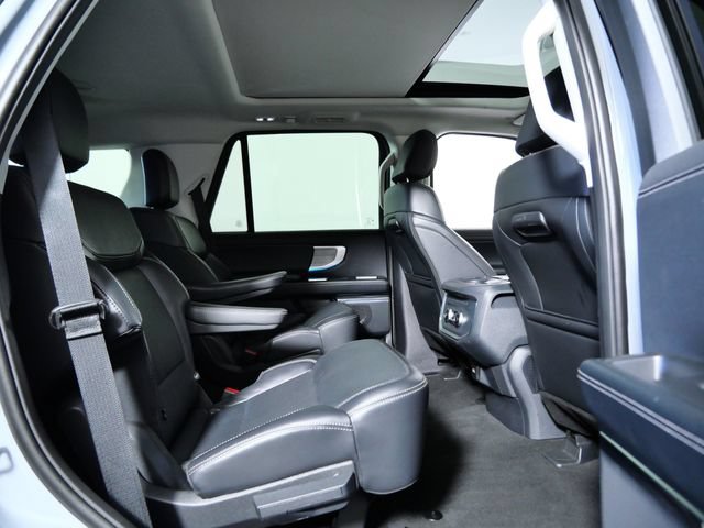Certified 2025 Ford Expedition Platinum AWD/4WD image 13