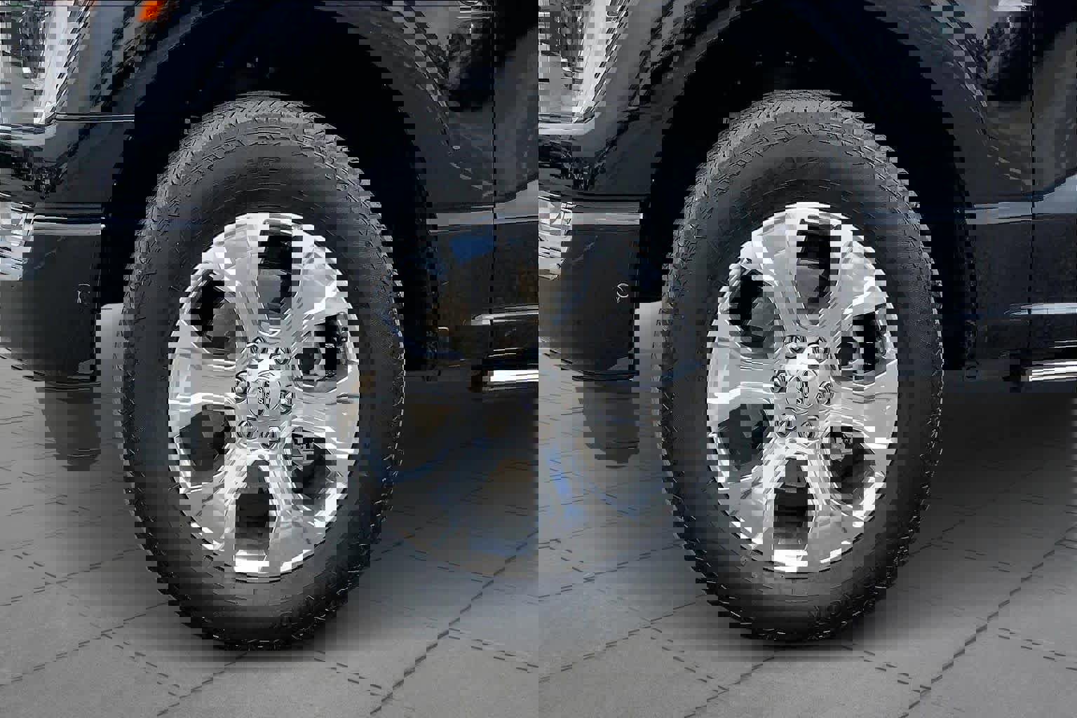 Certified 2022 Ford F150 Platinum w/ Equipment Group 701A High image 13