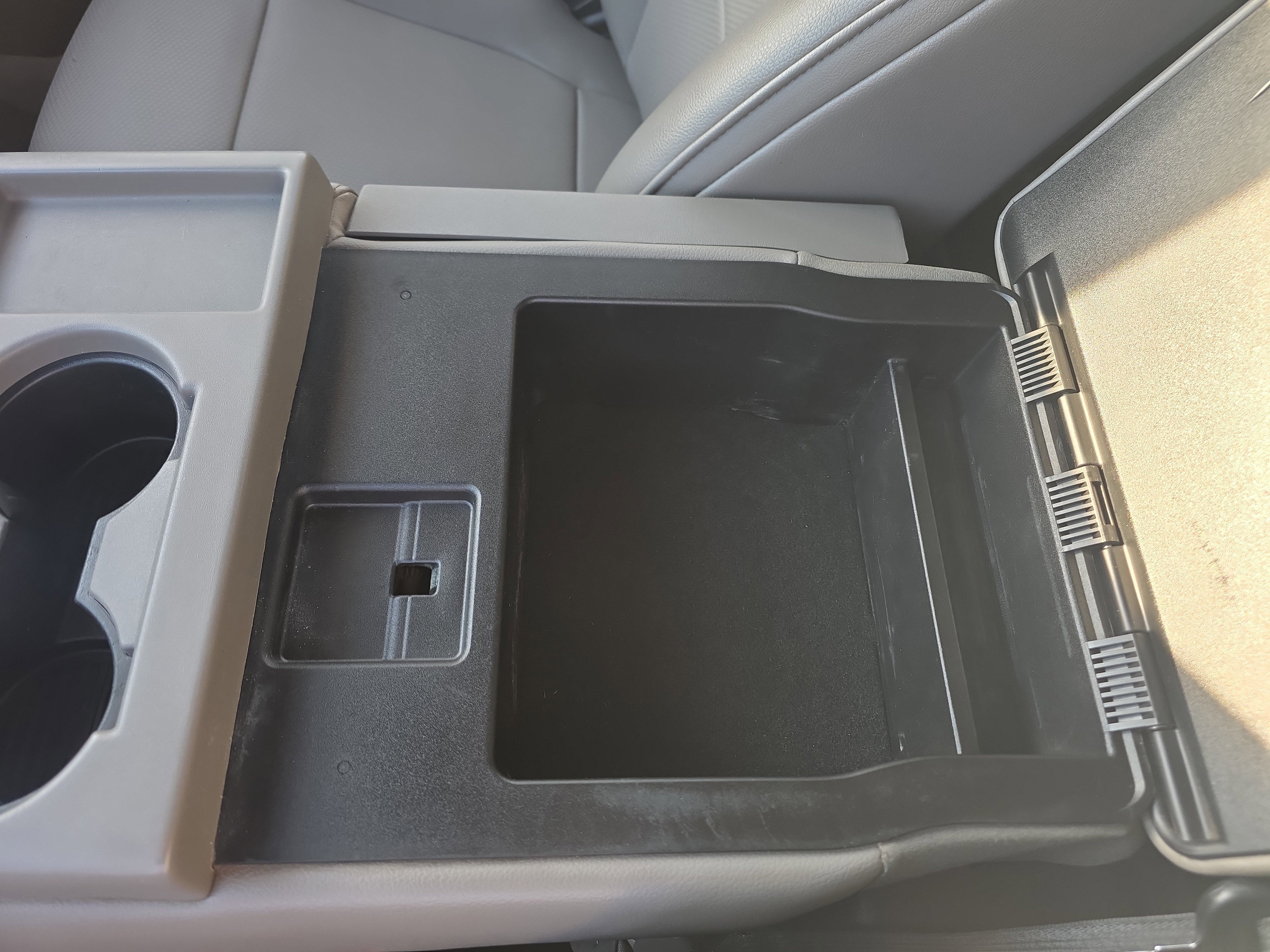 Certified 2020 Ford F550 4x4 Regular Cab Super Duty w/ Power Equipment Group image 32