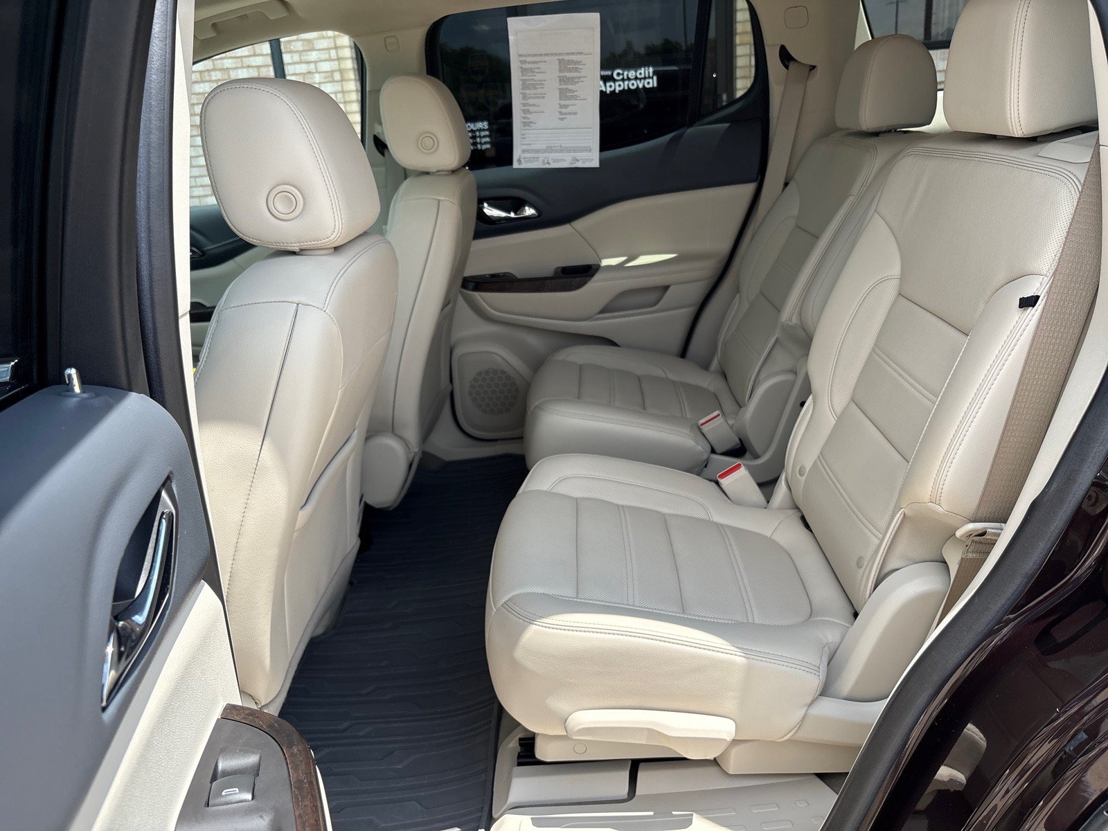 Used 2020 GMC Acadia Denali w/ Technology Package AWD/4WD image 5