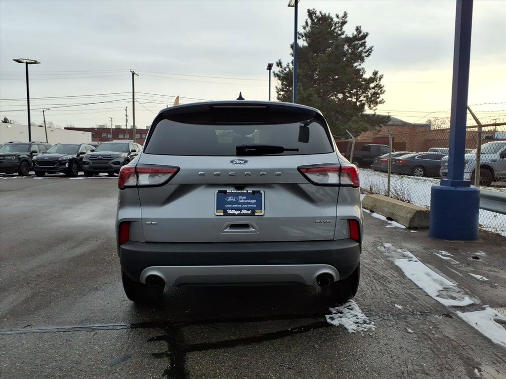 Certified 2022 Ford Escape SE w/ Convenience Package image 3