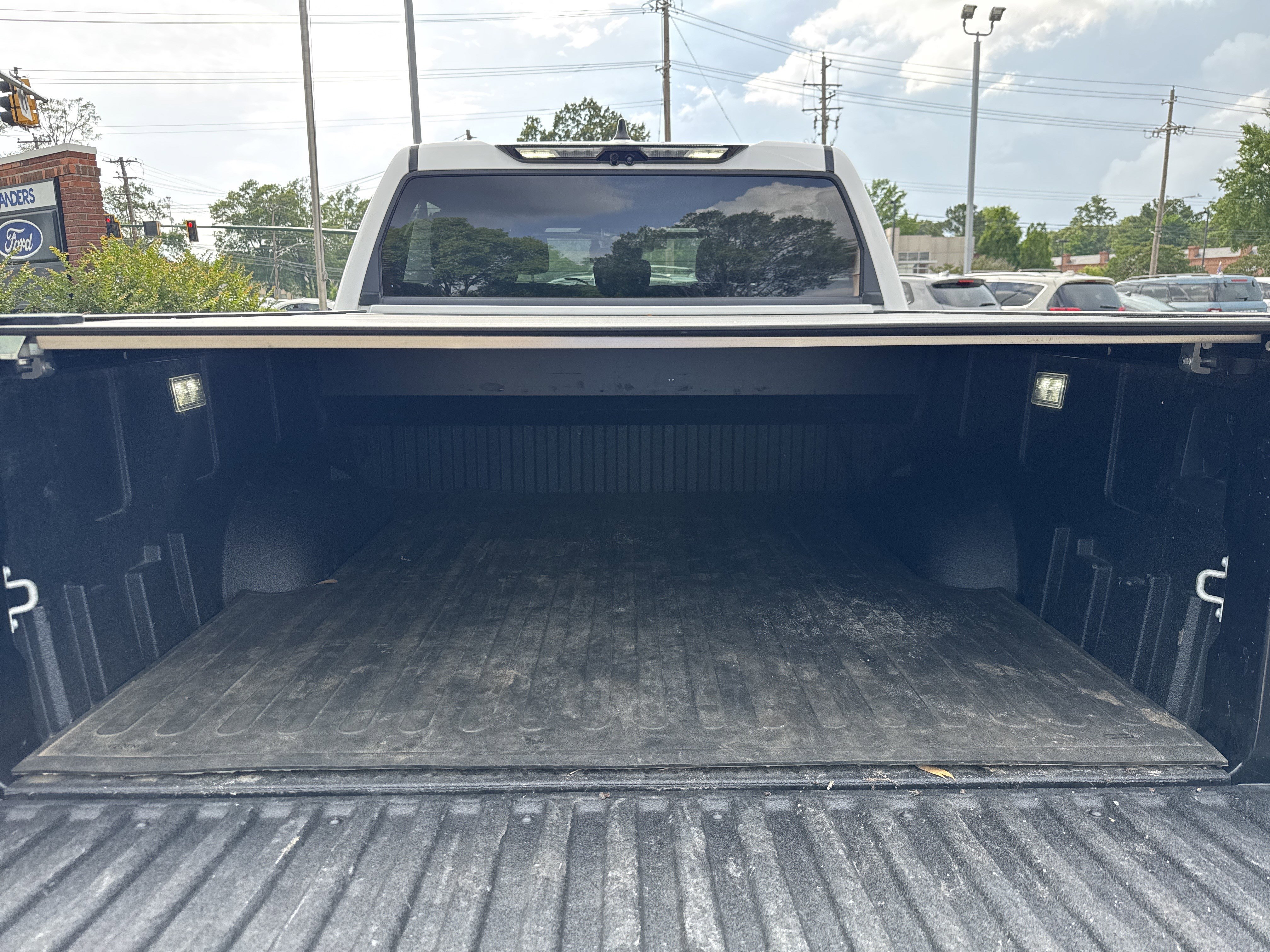 Used 2025 Toyota Tundra Limited AWD/4WD image 13