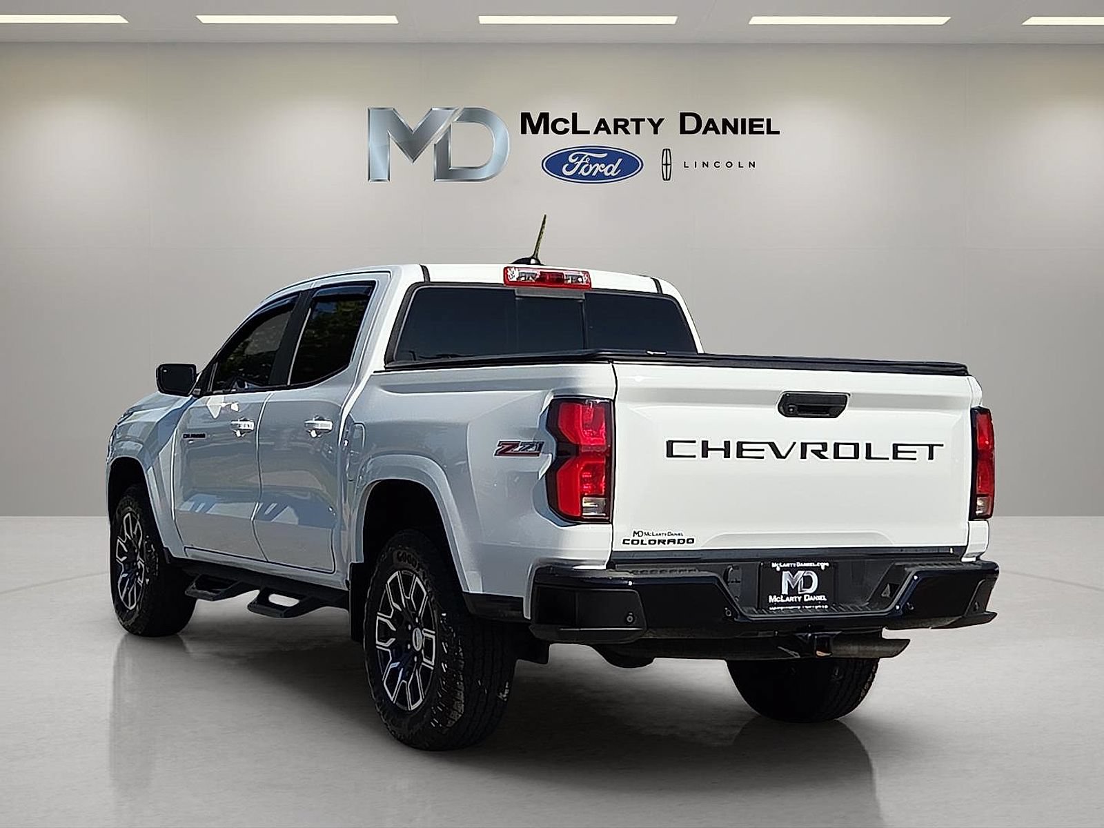 Used 2024 Chevrolet Colorado Z71 w/ Advanced Trailering Package AWD/4WD image 4
