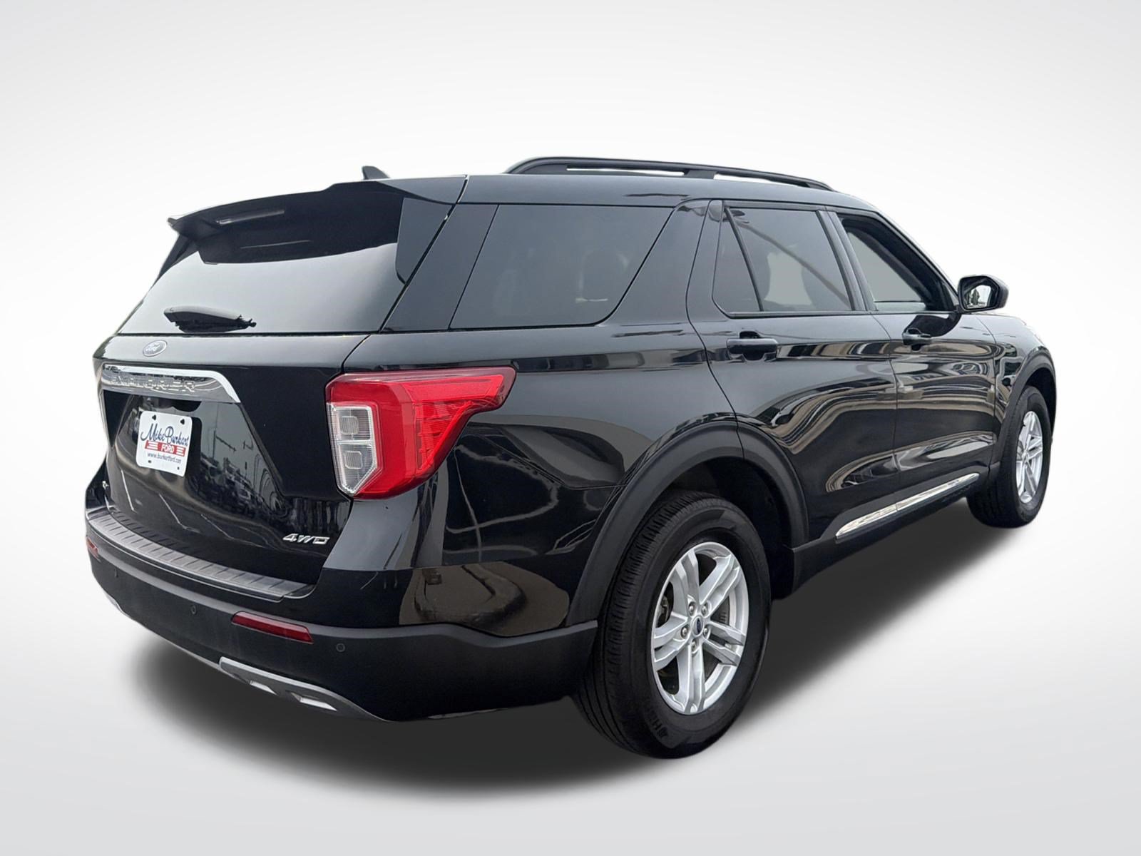 Certified 2024 Ford Explorer XLT w/ Equipment Group 202A AWD/4WD image 8