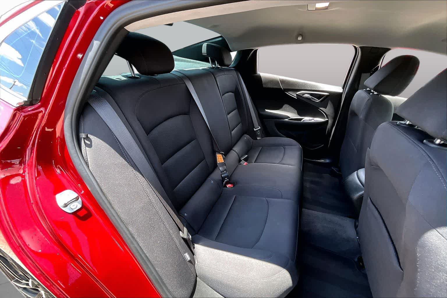Used 2024 Chevrolet Malibu RS FWD image 19