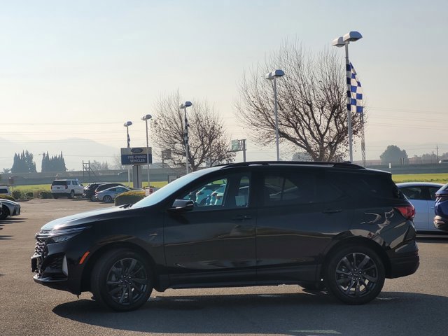 Used 2023 Chevrolet Equinox RS image 2