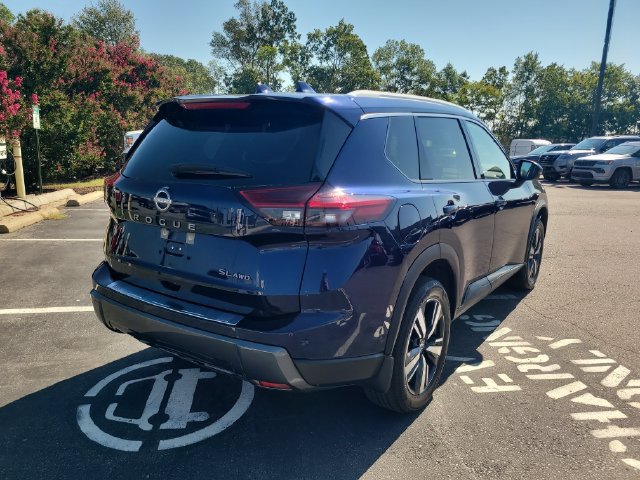 Used 2025 Nissan Rogue SL w/ Tech Package AWD/4WD image 5