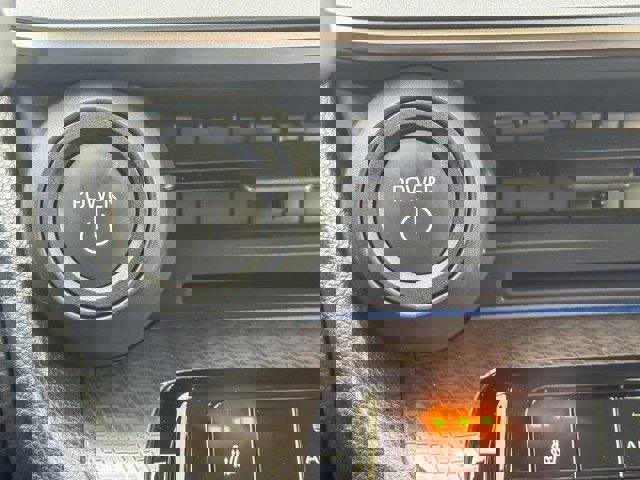 Used 2025 Toyota Prius XLE image 16