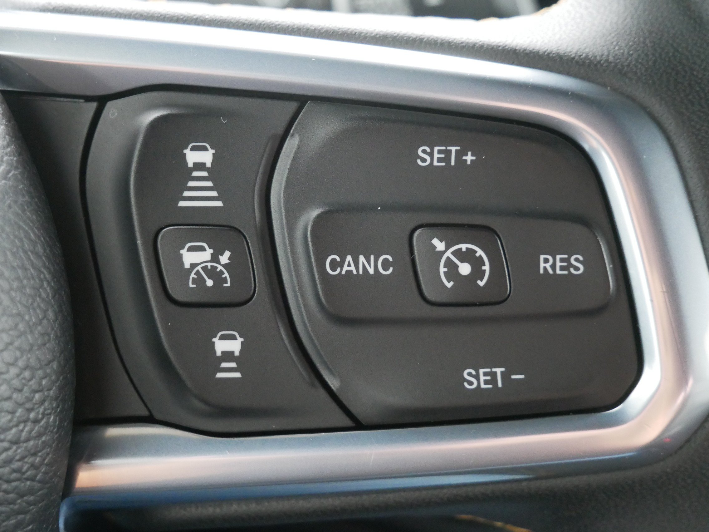 Used 2024 Jeep Wrangler Unlimited Sahara AWD/4WD image 16