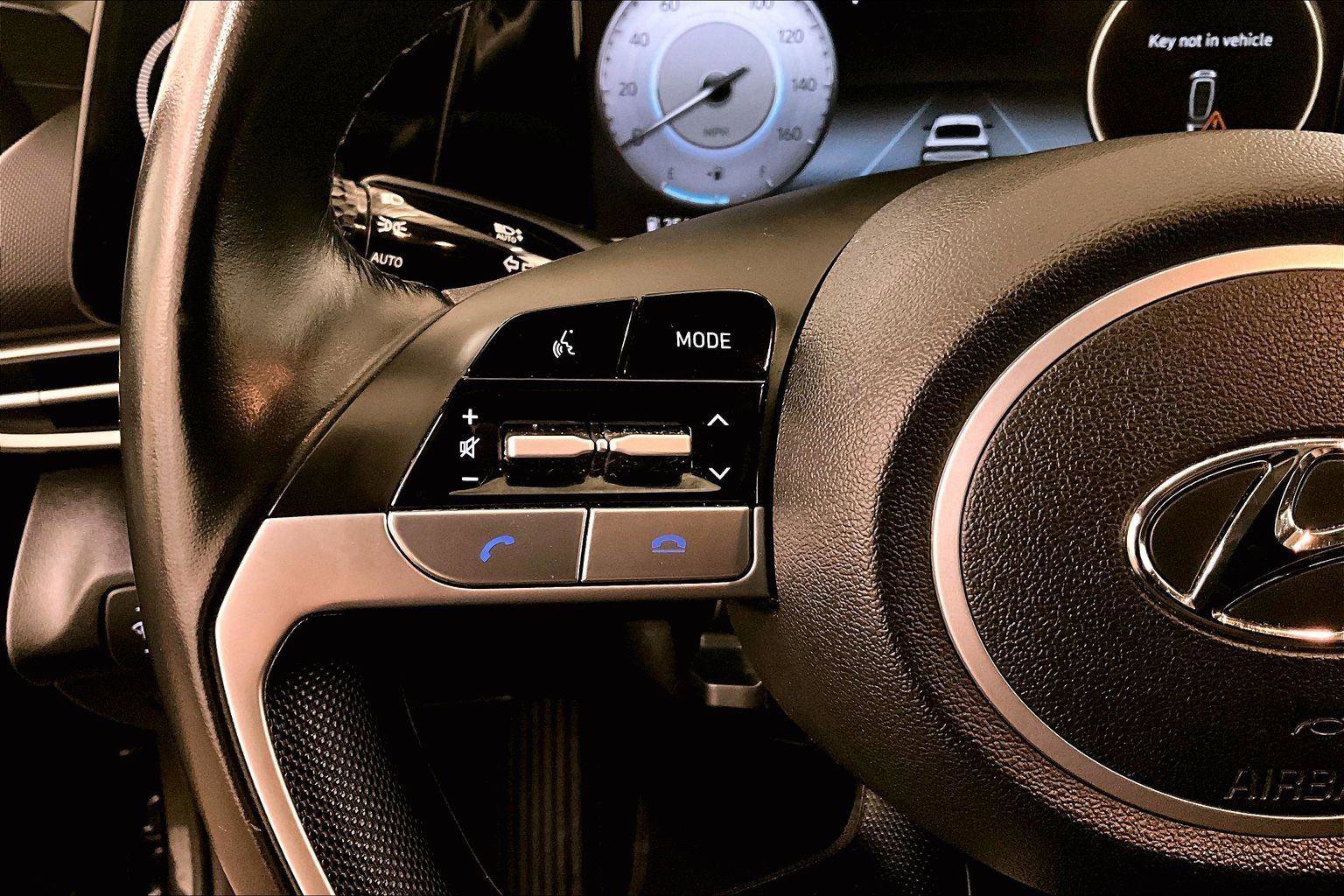 Used 2021 Hyundai Elantra SEL w/ Convenience + Premium Package image 17