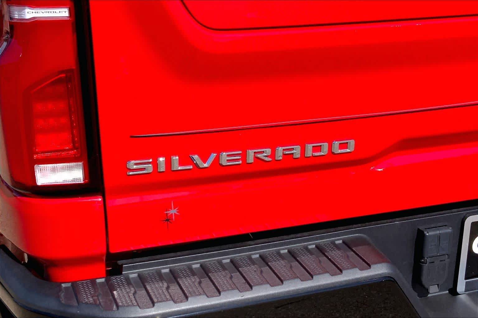 Used 2025 Chevrolet Silverado 2500 ZR2 w/ Technology Package AWD/4WD image 10