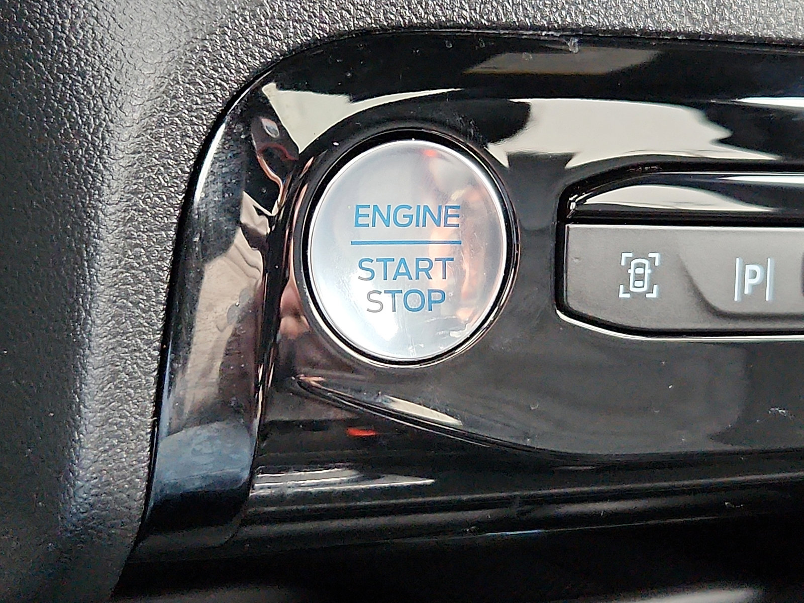 Certified 2023 Ford Escape ST-Line Elite w/ Premium Technology Package AWD/4WD image 23