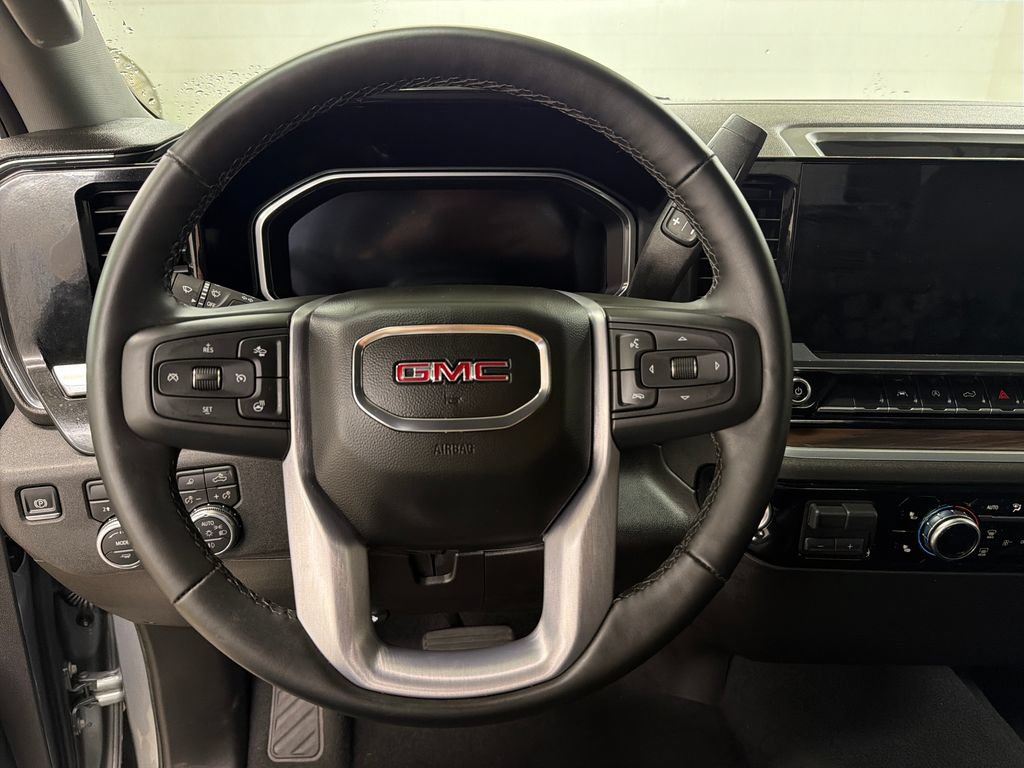 Used 2026 GMC Sierra 1500 SLT AWD/4WD image 18