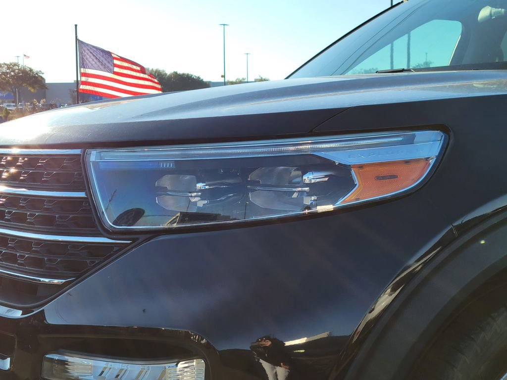 Certified 2020 Ford Explorer XLT w/ Equipment Group 202A image 9