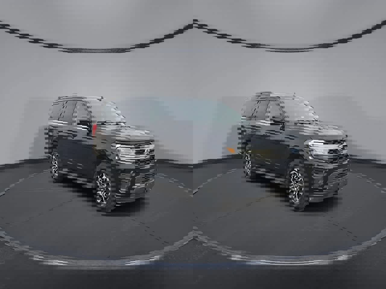 Certified 2024 Ford Expedition XLT image 2