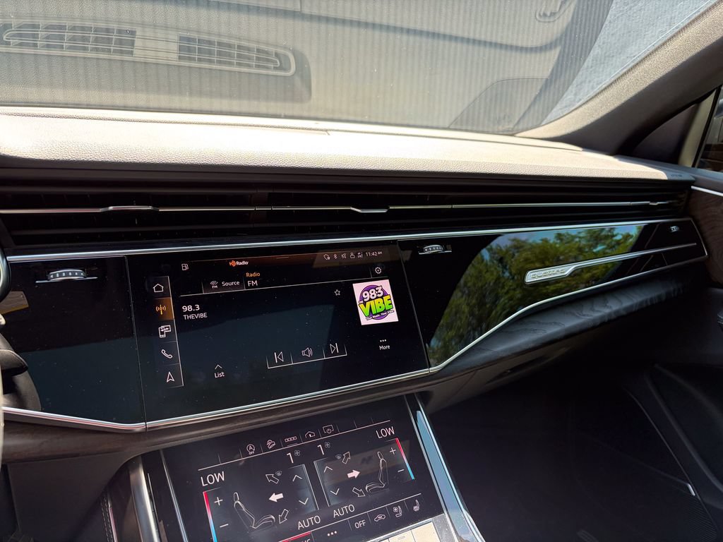 Used 2022 Audi Q8 Premium Plus AWD/4WD image 18