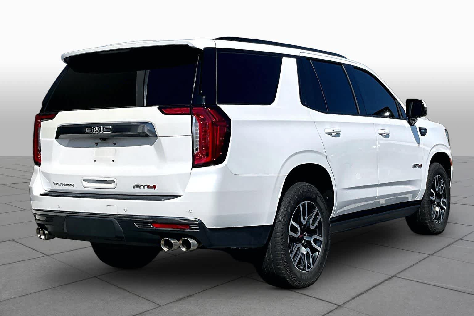 Used 2024 GMC Yukon AT4 w/ AT4 Premium Plus Package AWD/4WD image 13