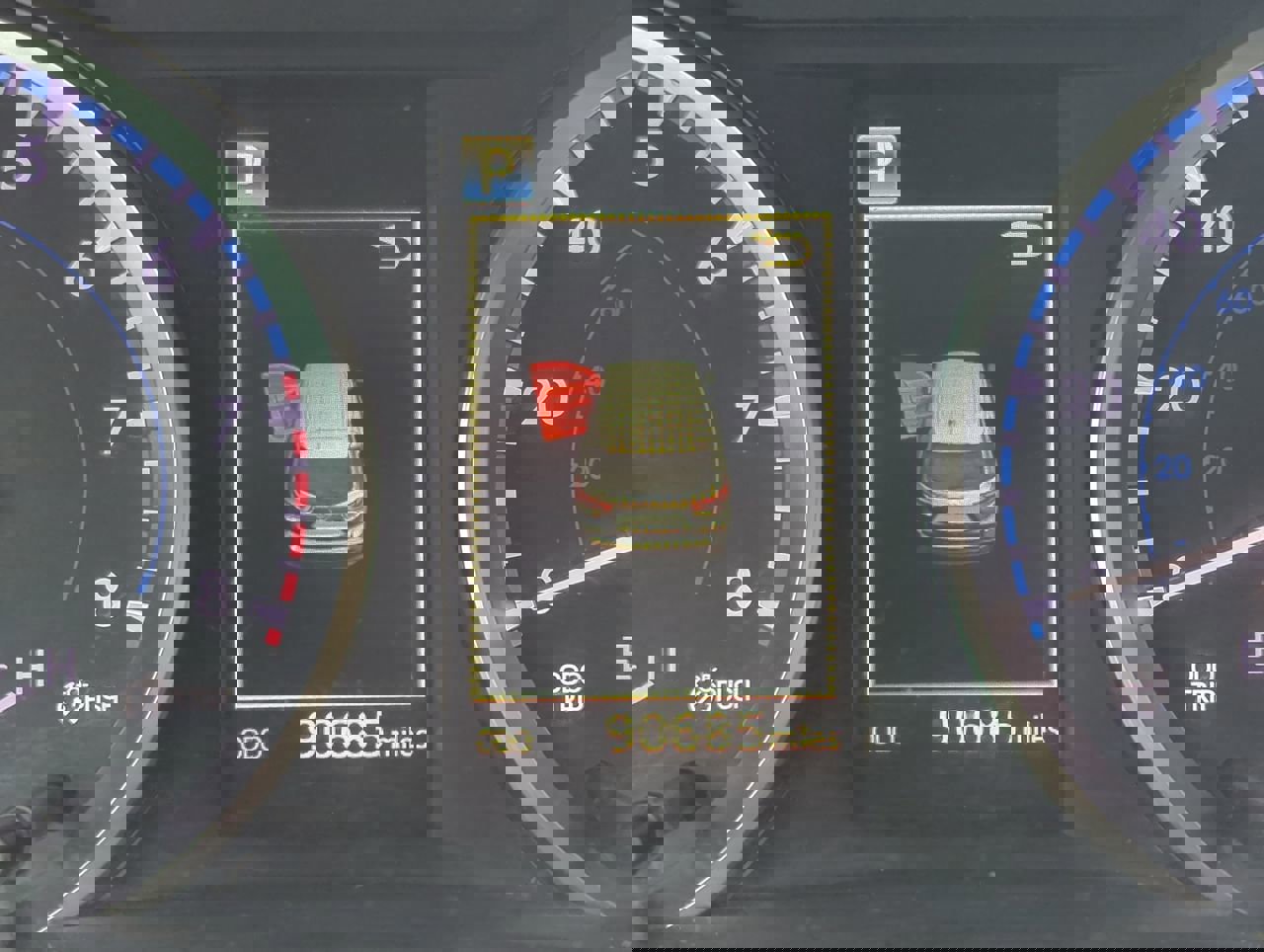 Used 2018 Toyota Highlander LE image 24