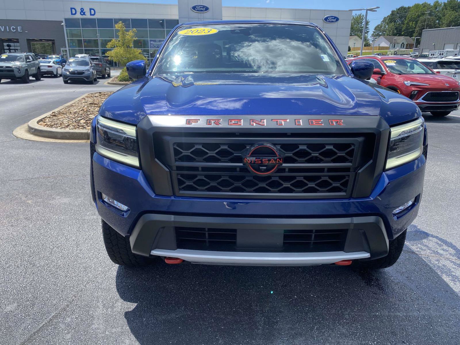 Used 2023 Nissan Frontier PRO-4X w/ Pro-4X Premium Package AWD/4WD image 2