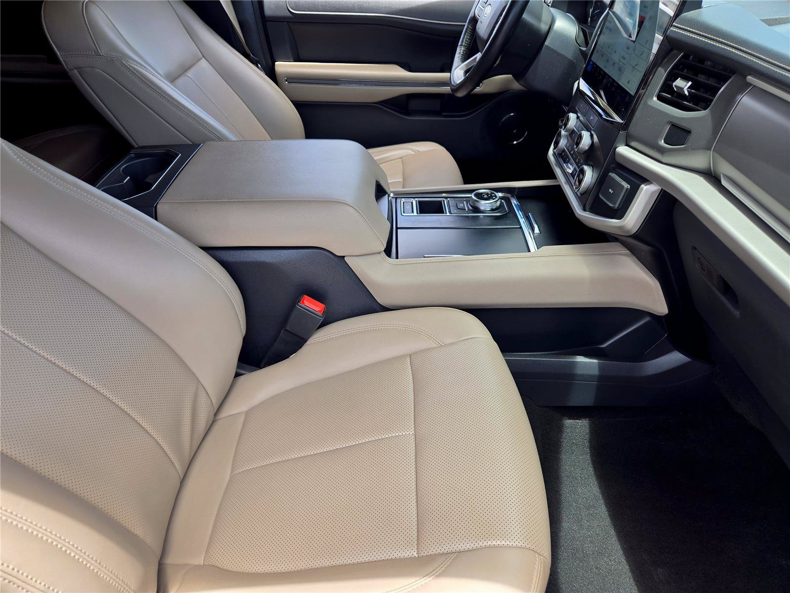 Certified 2023 Ford Expedition XLT RWD image 13