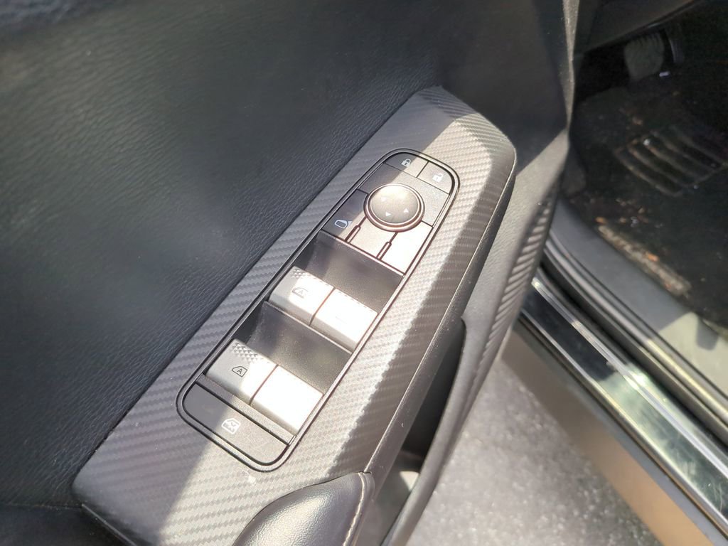 Used 2022 Mitsubishi Outlander SEL Black Edition FWD image 17