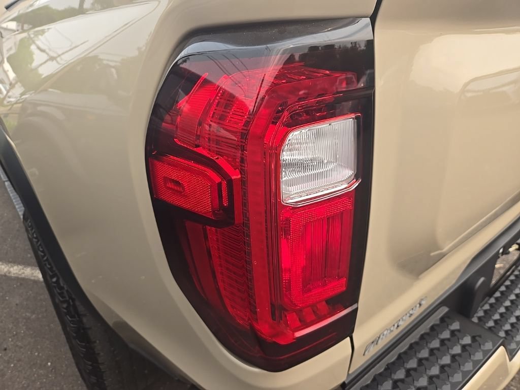 Used 2023 GMC Canyon AT4 AWD/4WD image 38