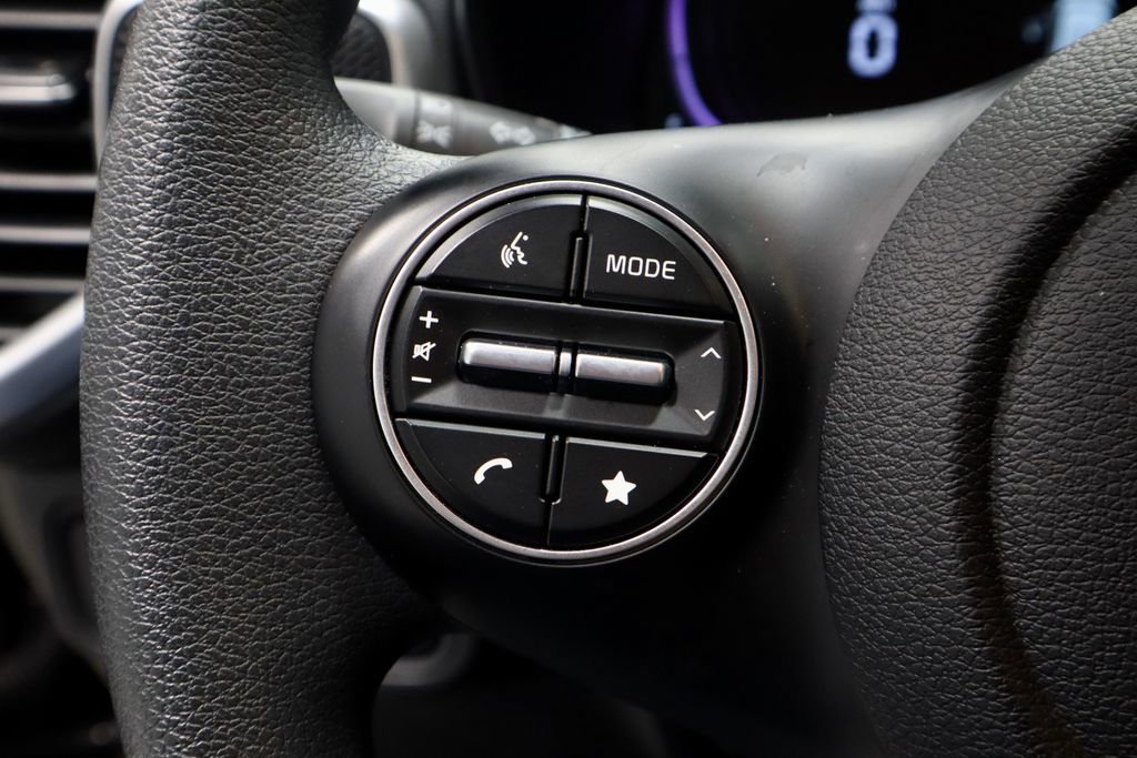 Used 2025 Kia Soul LX image 25
