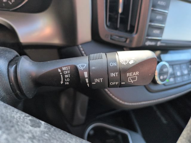 Used 2018 Toyota RAV4 XLE AWD/4WD image 37