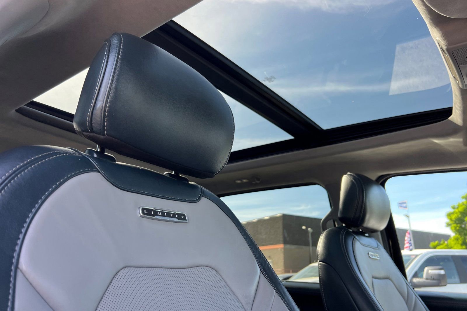 Certified 2022 Ford F250 Limited w/ FX4 Off-Road Package image 17