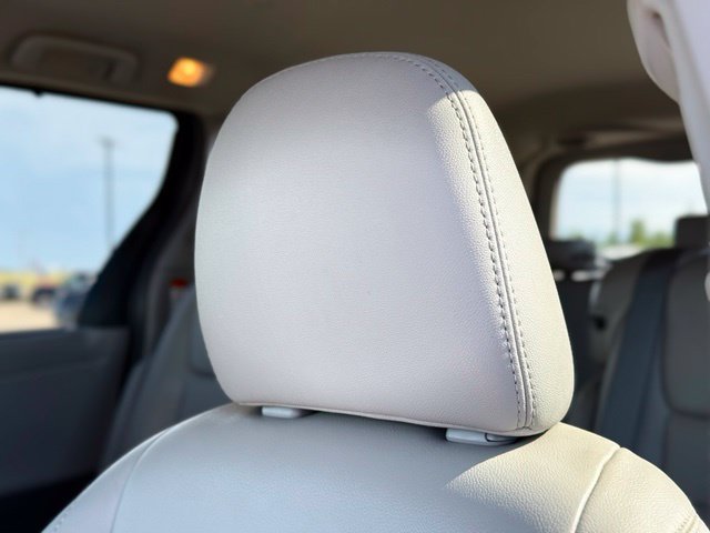 Used 2019 Toyota Sienna XLE w/ XLE Navigation Package FWD image 14