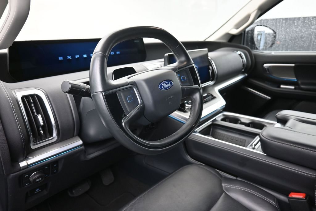 Certified 2025 Ford Expedition Platinum AWD/4WD image 18