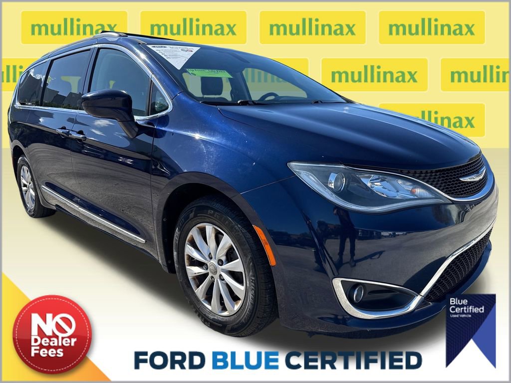 Used 2017 Chrysler Pacifica Touring-L w/ 13 Speaker Alpine Sound Group