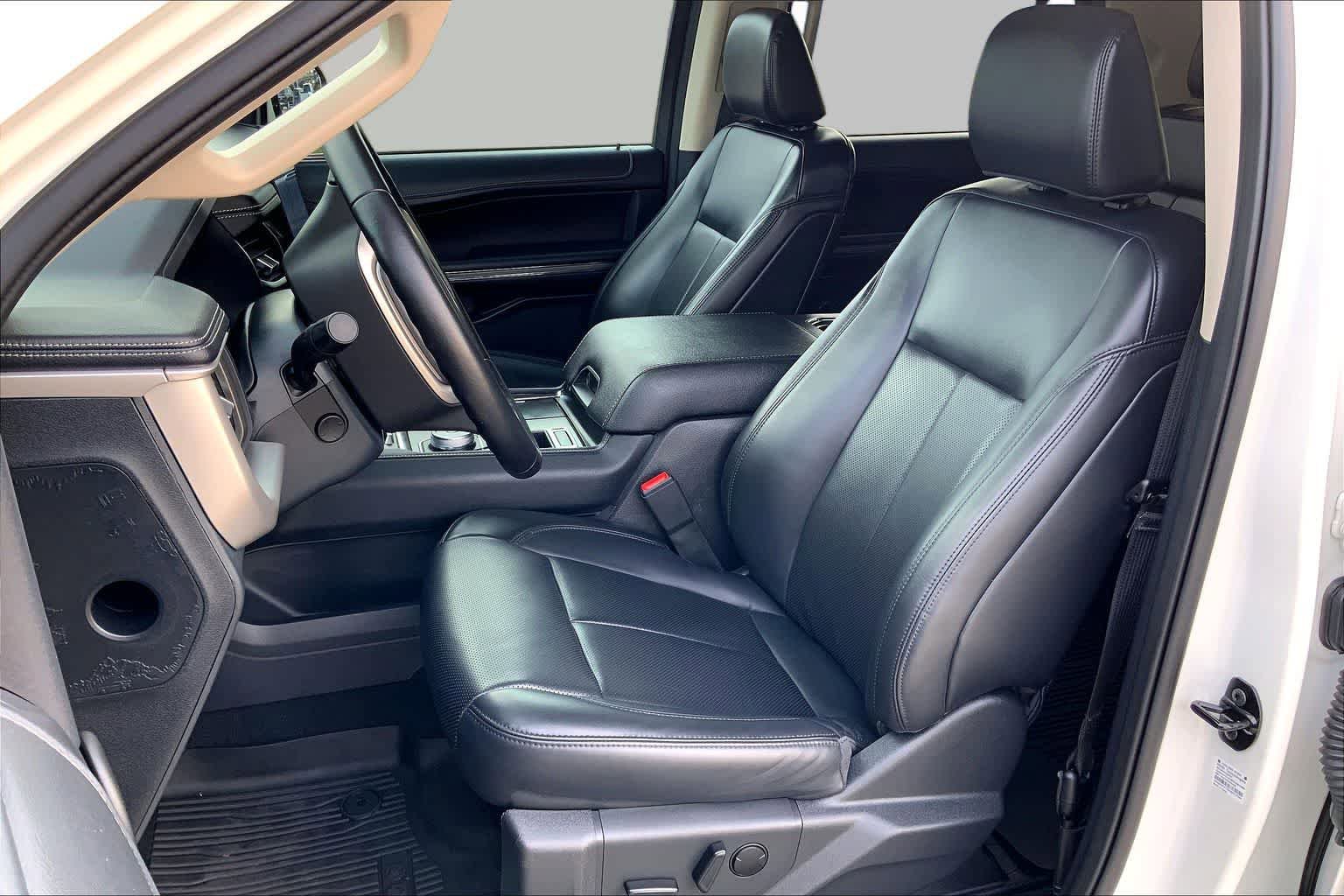 Certified 2024 Ford Expedition XLT RWD image 8