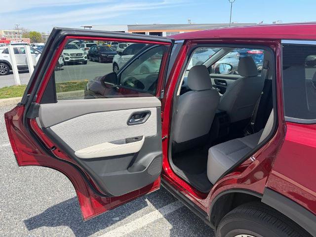 Used 2023 Nissan Rogue SV AWD/4WD image 11