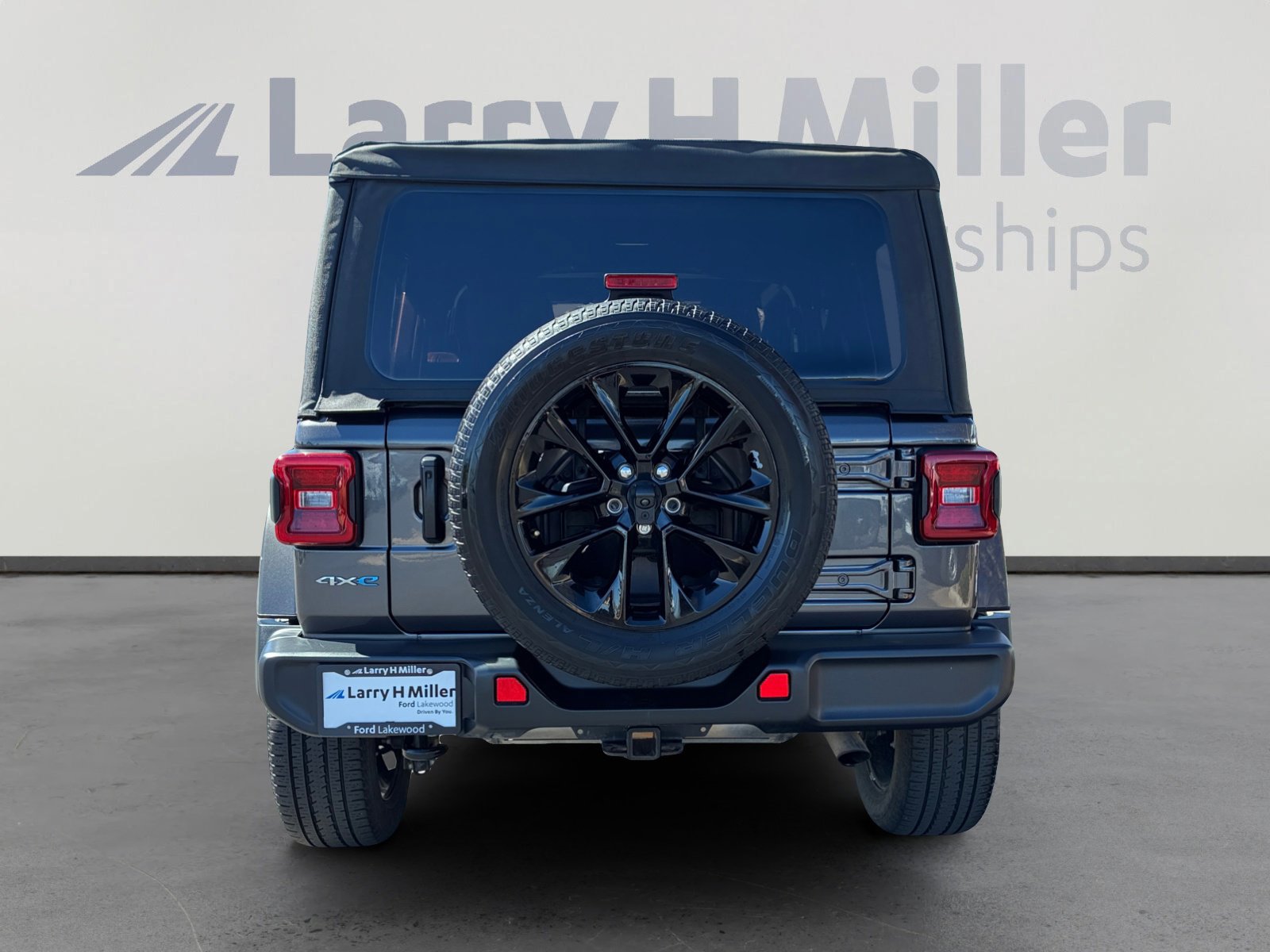 Used 2021 Jeep Wrangler Unlimited Sahara image 4