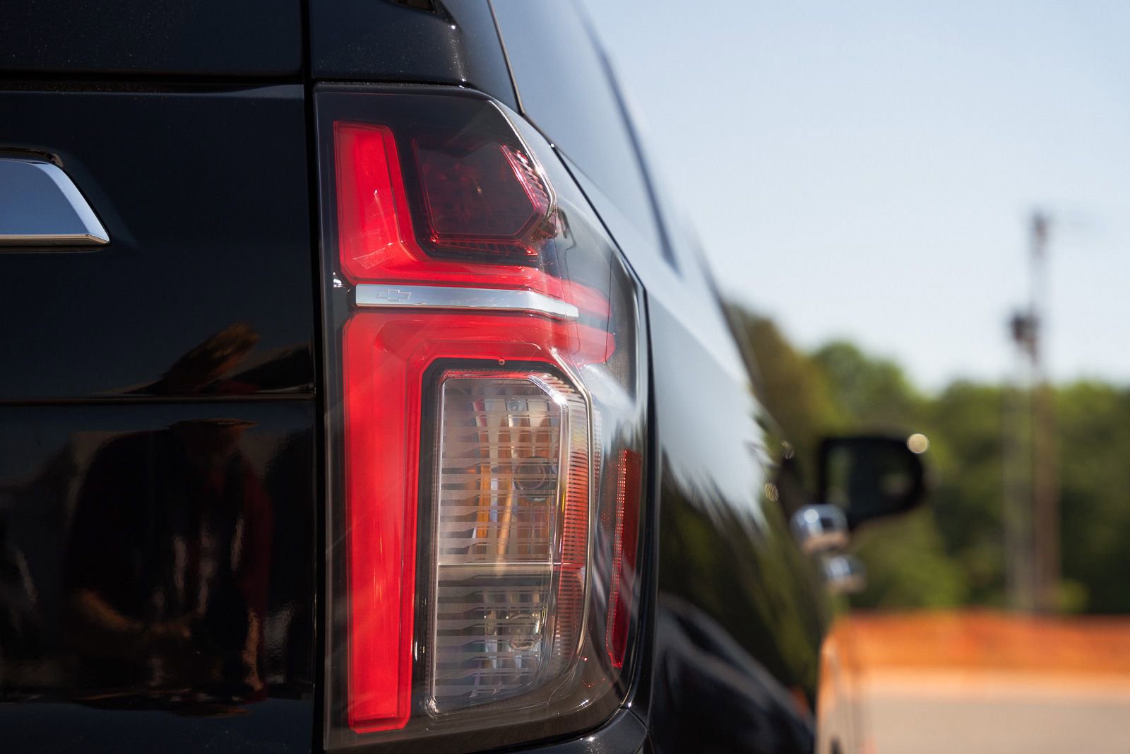 Used 2024 Chevrolet Tahoe Premier AWD/4WD image 17
