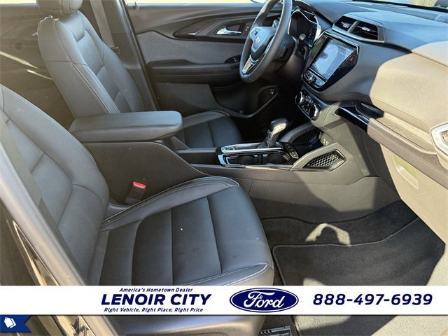 Used 2021 Chevrolet TrailBlazer LT w/ Sun and Liftgate Package image 17