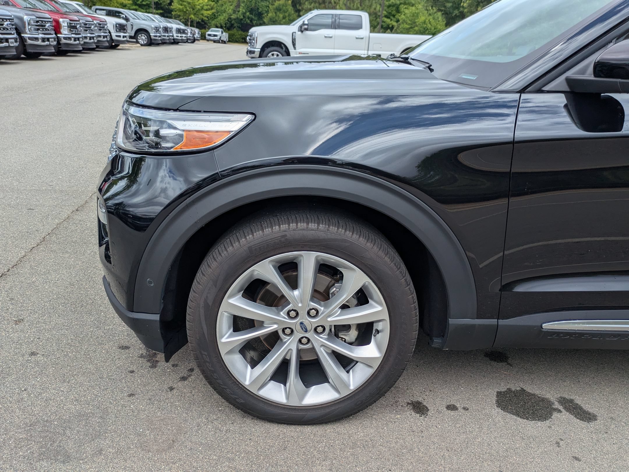 Certified 2022 Ford Explorer Platinum w/ Equipment Group 601A AWD/4WD image 11