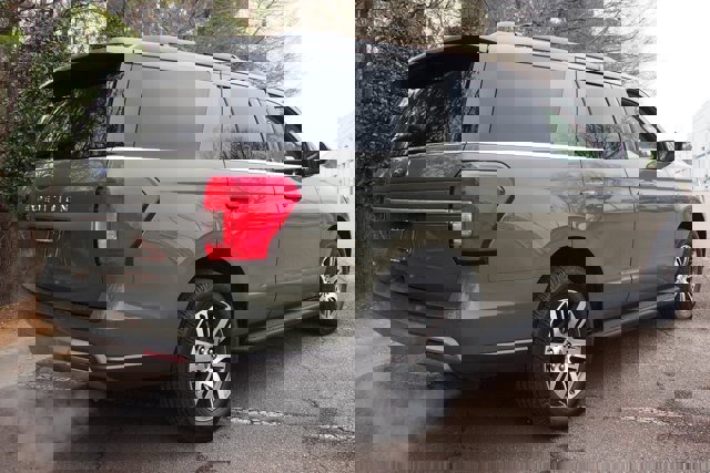 Certified 2024 Ford Expedition XLT image 5