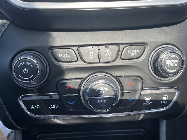 Used 2019 Jeep Cherokee Limited AWD/4WD image 11