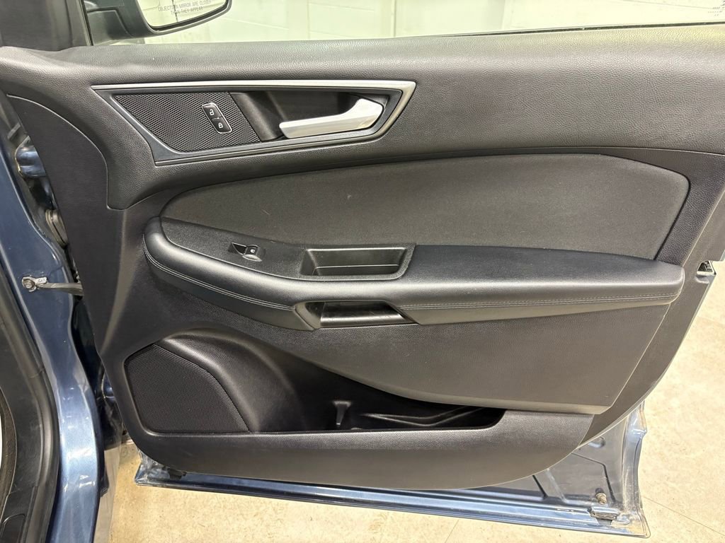 Certified 2019 Ford Edge SE image 19