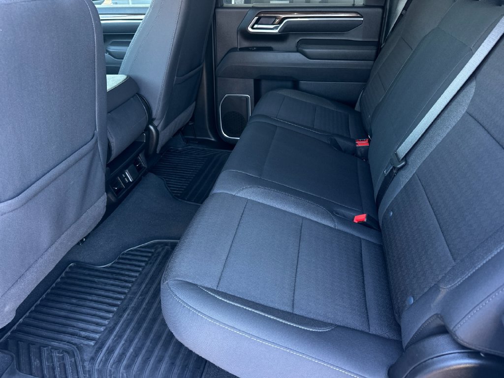 Used 2025 Chevrolet Silverado 2500 LT w/ Convenience Package AWD/4WD image 11