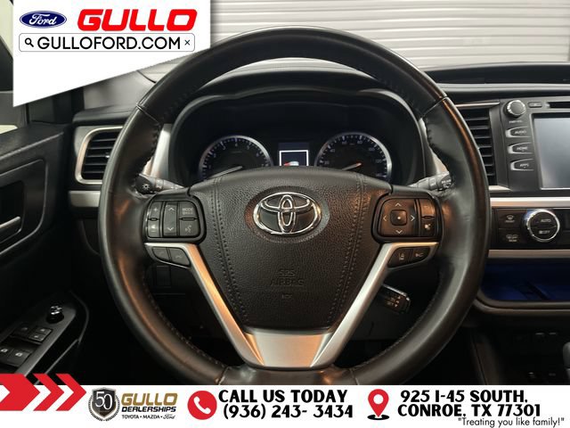 Used 2019 Toyota Highlander SE w/ Nightshade Edition FWD image 13