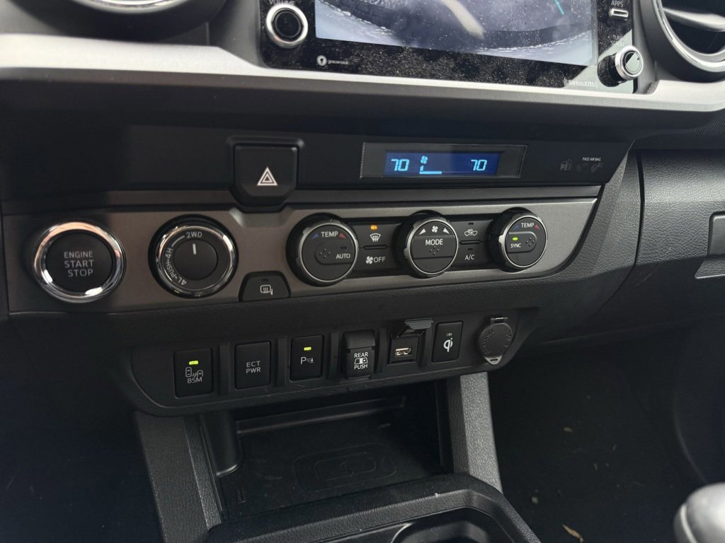 Used 2022 Toyota Tacoma TRD Off-Road image 18