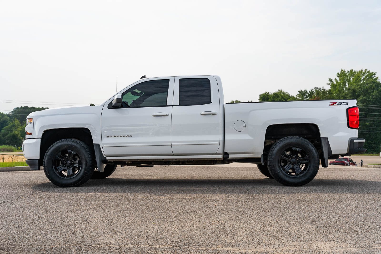 Used 2018 Chevrolet Silverado 1500 LT w/ All Star Edition AWD/4WD image 4