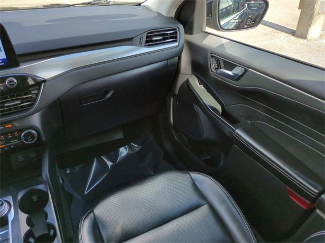 Certified 2022 Ford Escape Titanium w/ Class II Trailer Tow Package image 17