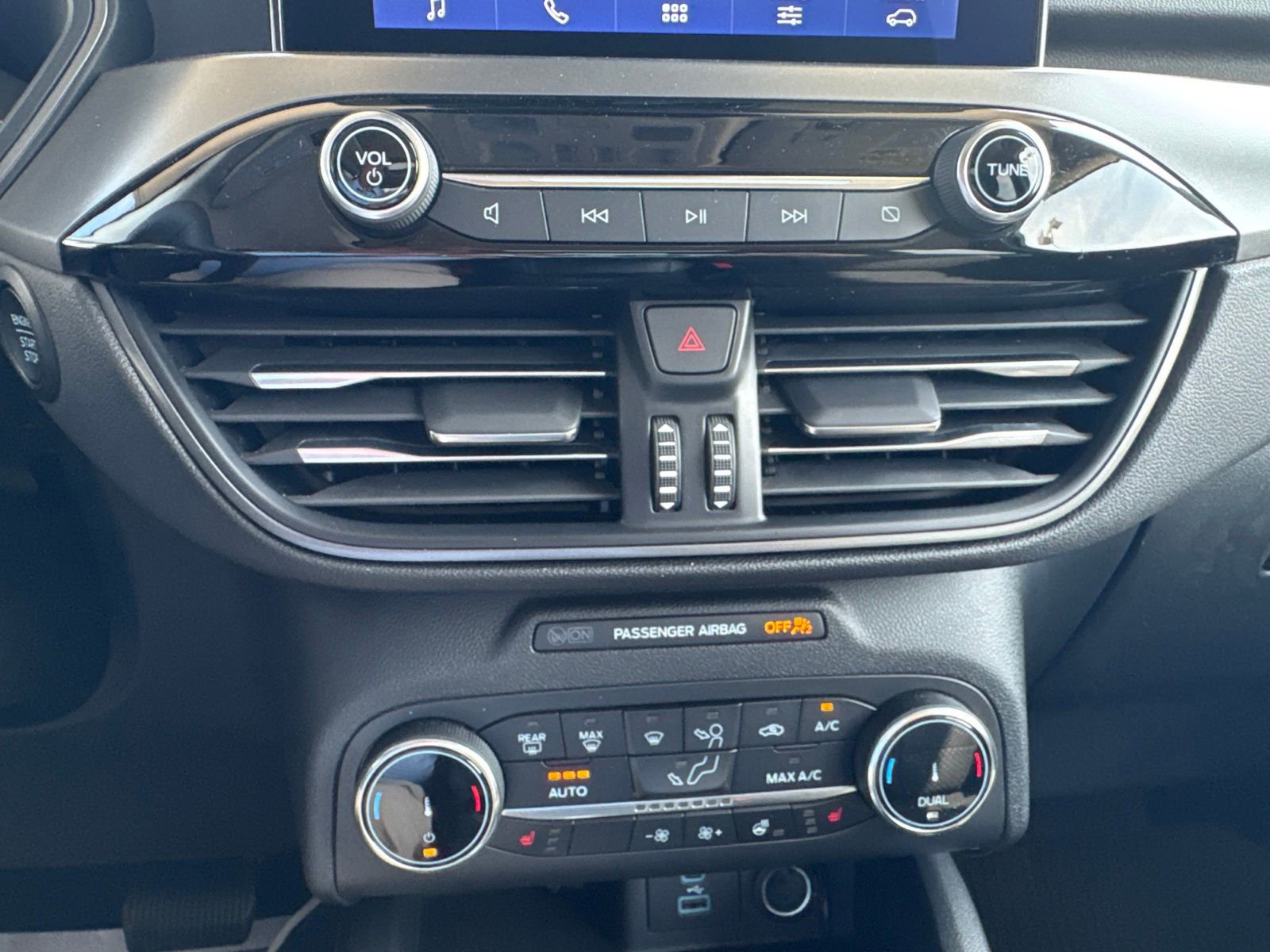 Certified 2023 Ford Escape Active AWD/4WD image 34