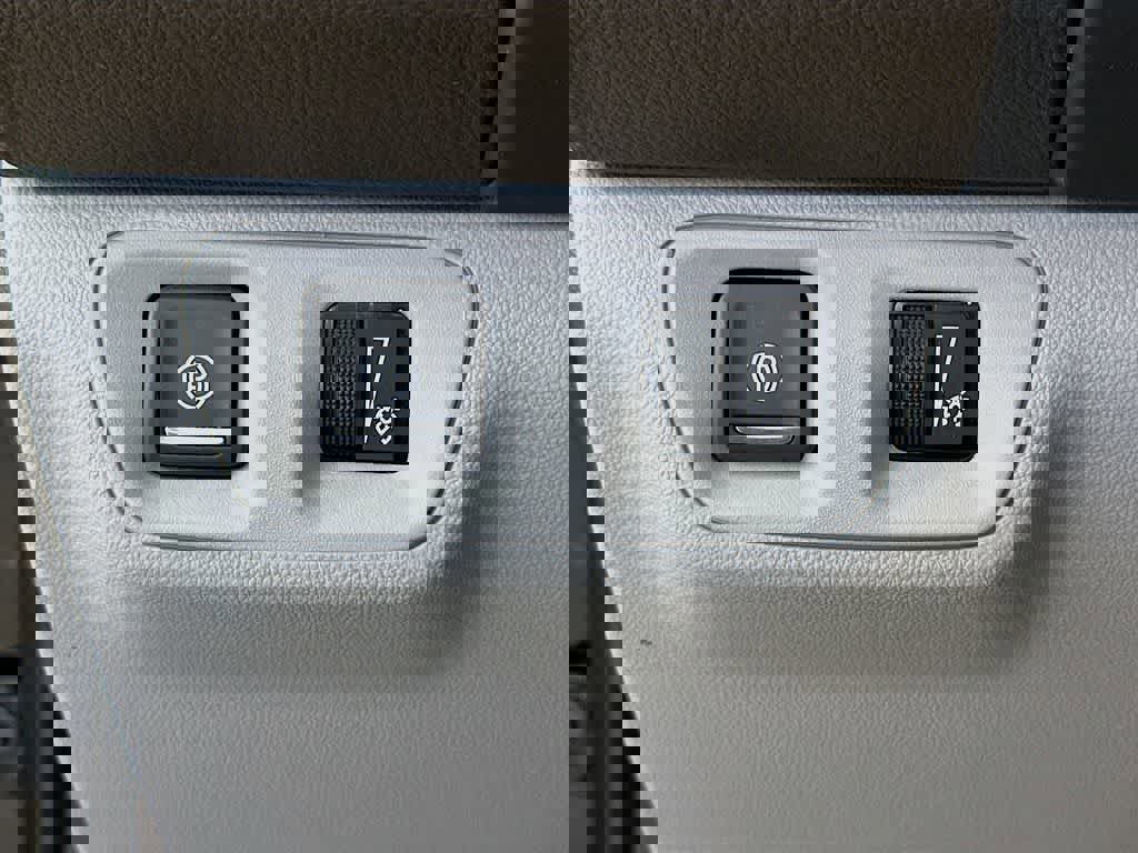 Used 2023 GMC Acadia SLT w/ Preferred Package image 25