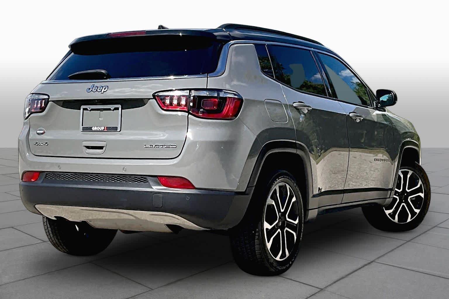 Used 2024 Jeep Compass Limited AWD/4WD image 13